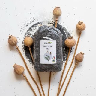 Už za necelý týden nám to v 📍Moravském Krumlově vypukne!🤩 Že na vás budou čekat hory výborného jídla a pití, to je jasné.😉
Letos jsme pro vás navíc připravili i malou vesničku stánků, kterou budou tvořit  producenti pyšnící se oceněním Regionální potravina - tedy oceněním, které uděluje Ministerstvo zemědělství těm nejlepším výrobkům z kraje. 😍
Najdete mezi nimi například @farma_markovych či @farma3duby , na výborné sýry🧀 se můžete těšit u @syrarna.jezerany , trochu přiostříme s @huhuchilli a chybět nebudou ani vinné výrobky🍇 ze @slovackamostarna . Své speciální hořčice přiveze @alenapartykova a k nim si můžete rovnou pořídit něco dobrého z @bykarna_cz . 😋
Tuhle speciální sekci najdete jednoduše. Až narazíte na skupinu bílých stanů, víte, že přesně tam se ukrývají tyhle jihomoravské poklady. 🥰
Tak ke komu zavítáte vy? 👀
#festivalplnychuti #fpch2026  #foodfest #moravskykrumlov