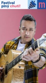 Už jen necelý týden zbývá do Festivalu plného chutí v 📍Moravském Krumlově!🤩 A odpočítáváme nejen my, ale také @petrbende_official, který se na vás bude těšit se svou kapelou! 🎸
Tak s kým se v sobotu 6.9. uvidíme? 😌
#festivalplnychuti #fpch2025 #moravskykrumlov #petrbende